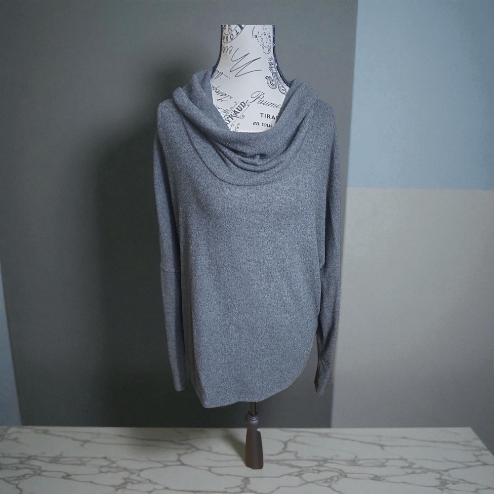 Green Envelope Heather Gray Cowl Neck Sweater‎